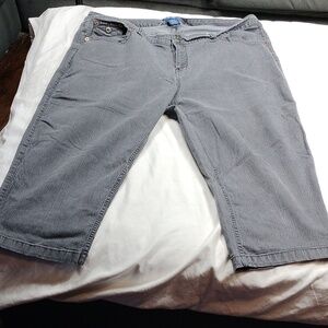Avenue Jeans women's denim capris size 22